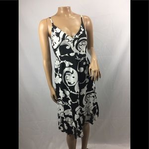 Old Navy b/w summer empires waistline sz. Med